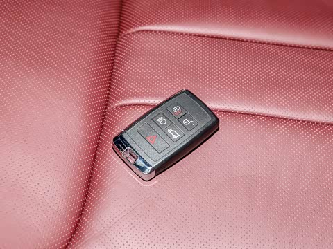 2025�� 400PS Dynamic HSE