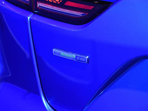 2022�� EcoBoost 245 ST-Line