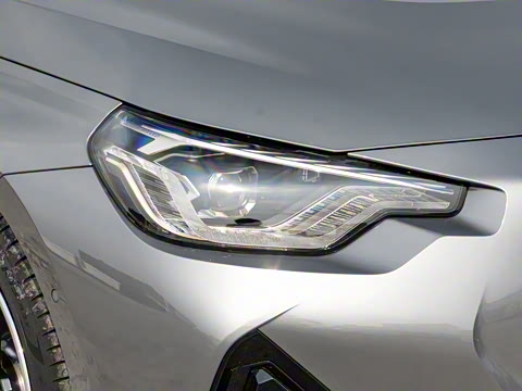 2025�� M240i xDrive