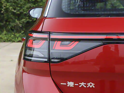 2025�� �Ŀ�� 300TSI DSG���������