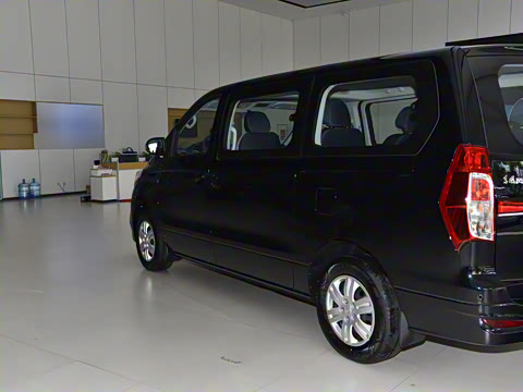 2025�� 2.0L �ֶ�������CNG 7��