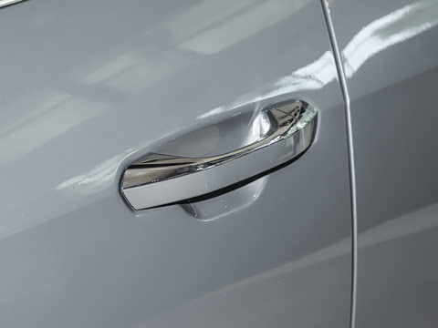 2025�� 45 TFSI quattro ������