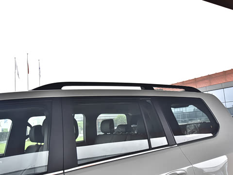 2023�� 4.6L V8 �캽��