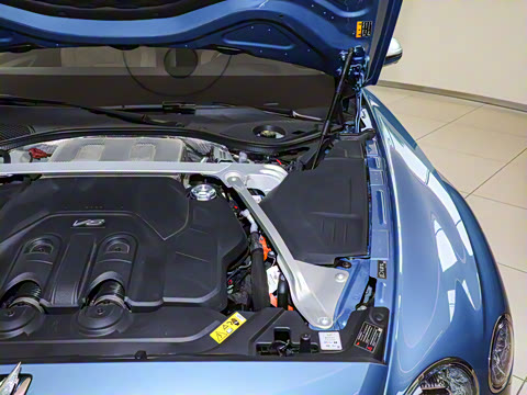 2026�� 4.0T V8 Mulliner