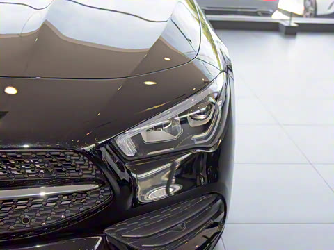 2021�� CLA 200 4MATIC