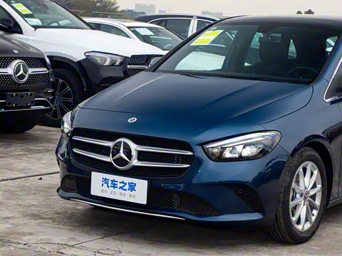 2022�� �Ŀ�� B 200 ������