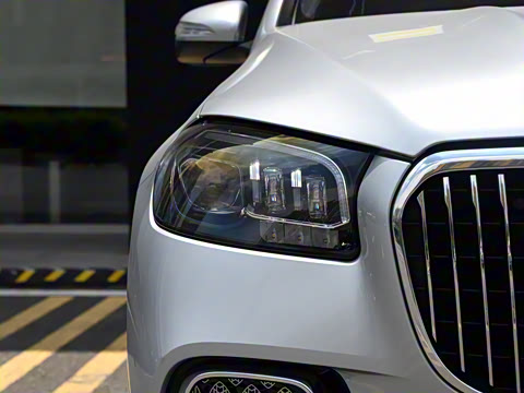 2025�� GLS 480 4MATIC