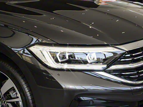 2025�� �Ŀ�� 300TSI DSG׿Խ��