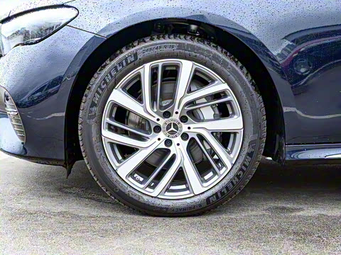 2025�� �Ŀ� E 300 L ʱ����