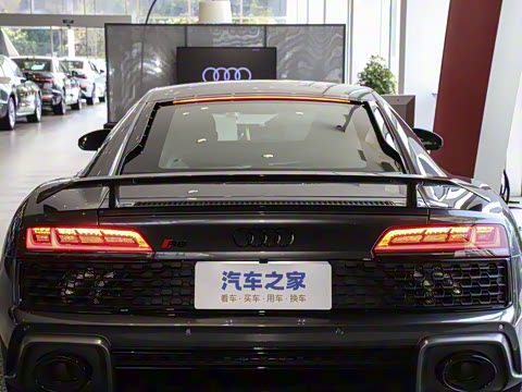 2022�� V10 Coupe performance