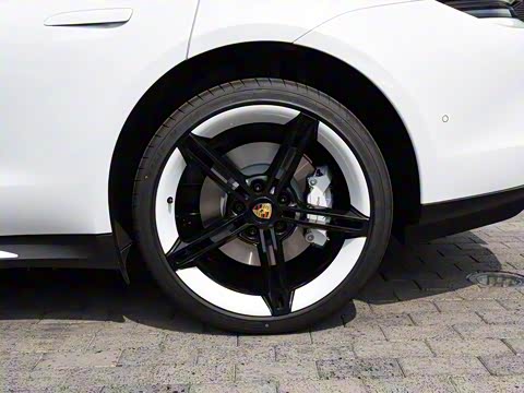 2019�� Taycan Turbo