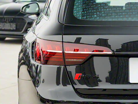 2023�� RS4 Avant ���װ�