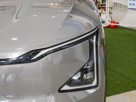 2025�� 530 Light