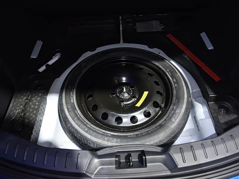 2022�� EcoBoost 245 ST-Line