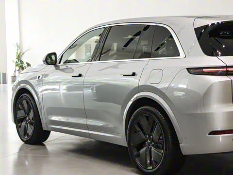 2025�� Ultra ���ܻ��°�