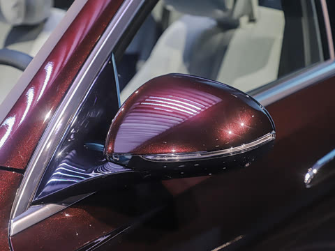 2024�� E 300 L ������