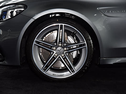 2021�� AMG C 63 ���ܳ�