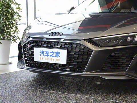 2022�� V10 Coupe performance