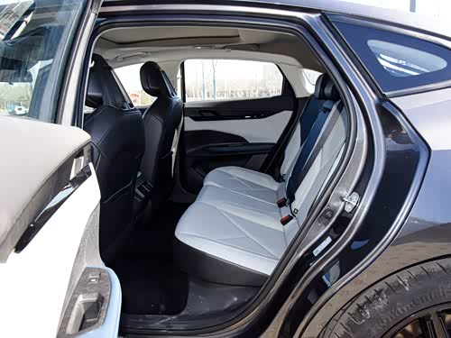 月光白星钻黑炫动红内饰:灰色/蓝色黑色/活力橙长安汽车-长安uni-v 智