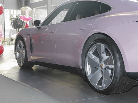 2022�� �Ŀ� Taycan