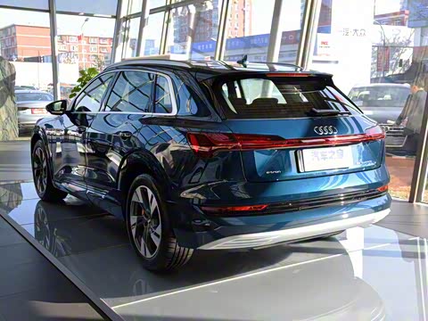 2019�� 55 quattro ������