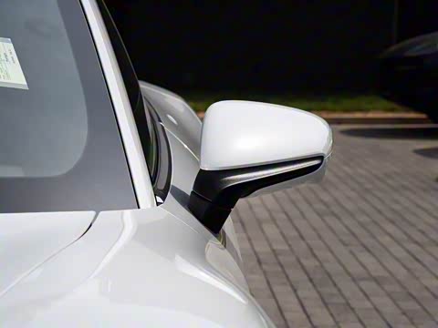 2019�� Taycan Turbo