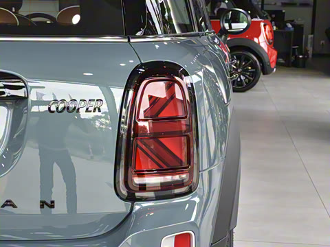 2022�� 1.5T COOPER ALL4 ���ͼ�