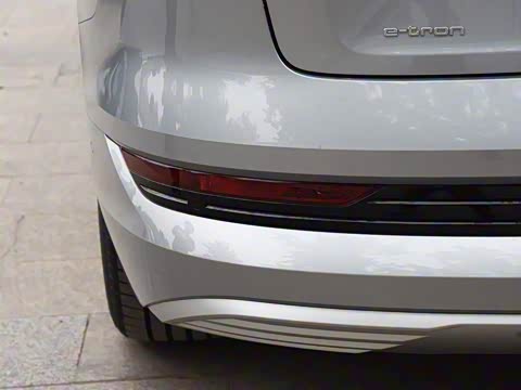 2019�� 55 quattro ������