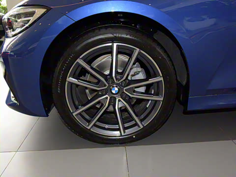 2021�� �Ŀ�� 320Li M�˶���װ