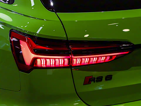 2023�� RS 6 4.0T Avant