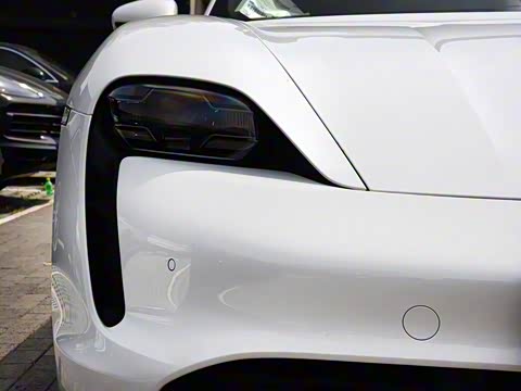 2019�� Taycan Turbo