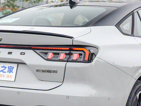 2023�� 1.5T E-�춯 ST-Line