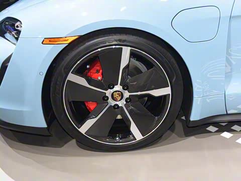 2019�� Taycan 4S