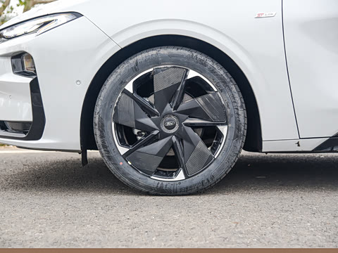 2023�� 1.5T E-�춯 ST-Line