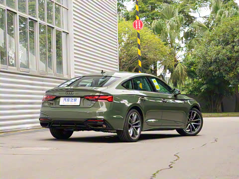 2025�� Sportback ��ذ� 40 TFSI quattro ����������