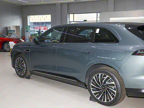 2025�� ���� 760 Max��������������ʻ