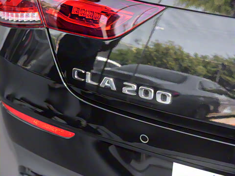 2021�� CLA 200 4MATIC