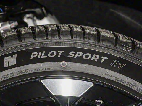 2025�� 702 �������� Max