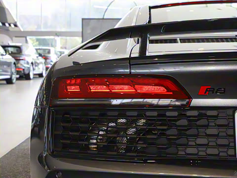 2022�� V10 Coupe performance