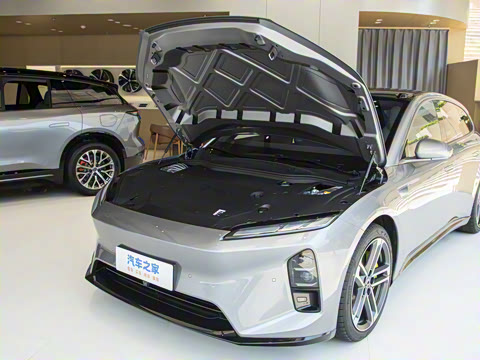 2025�� �ھ������ 75kWh Touring