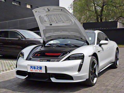 2019�� Taycan Turbo