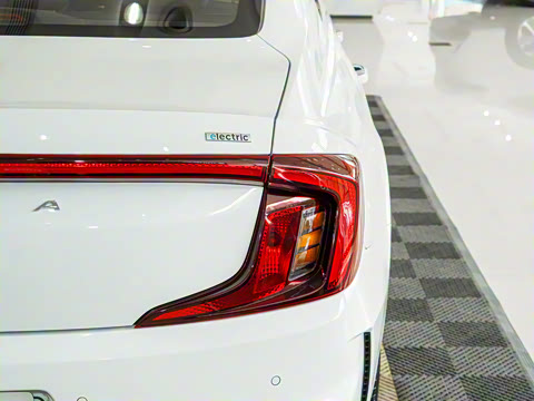 2021�� LUX����