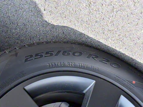 2022�� 110 P400 X-DYNAMIC HSE