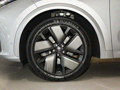 2025�� Ultra ���ܻ��°�