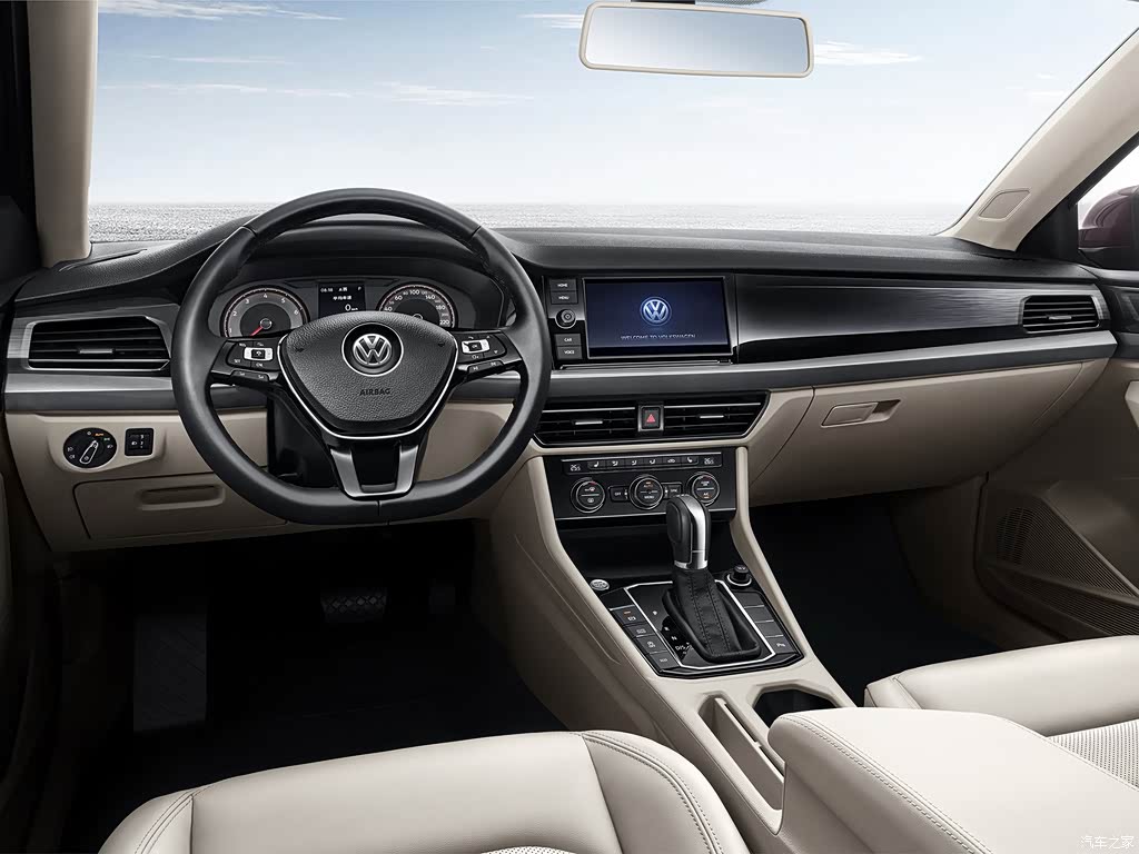 与新cc类似,朗逸plus在内饰部分的提升远不如外观