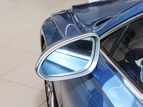 2026�� 4.0T V8 Mulliner