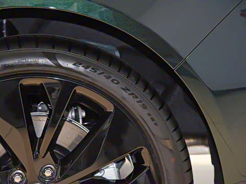 2021�� XFL 2.0T P300 �����콢�˶���