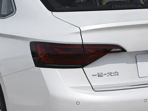 2025�� �Ŀ�� 300TSI DSG׿Խ��