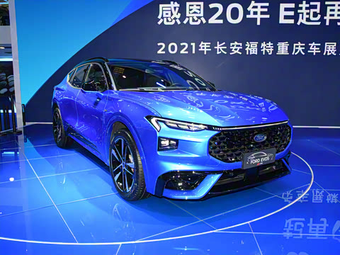 2022�� EcoBoost 245 ST-Line