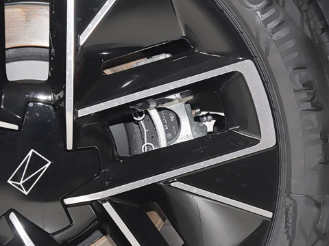 2025�� �Ŀ� Max ���̰�